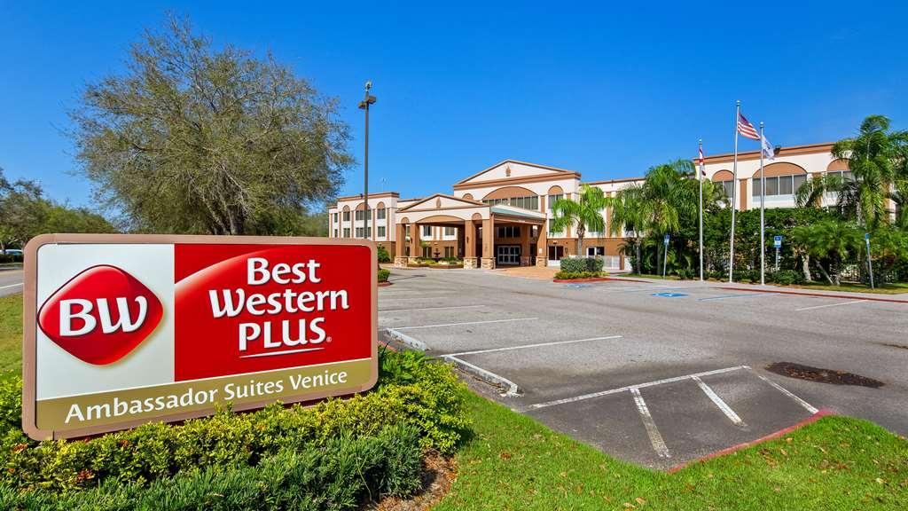 Best Western Plus Ambassador Suites Venice Gardens Exteriör bild