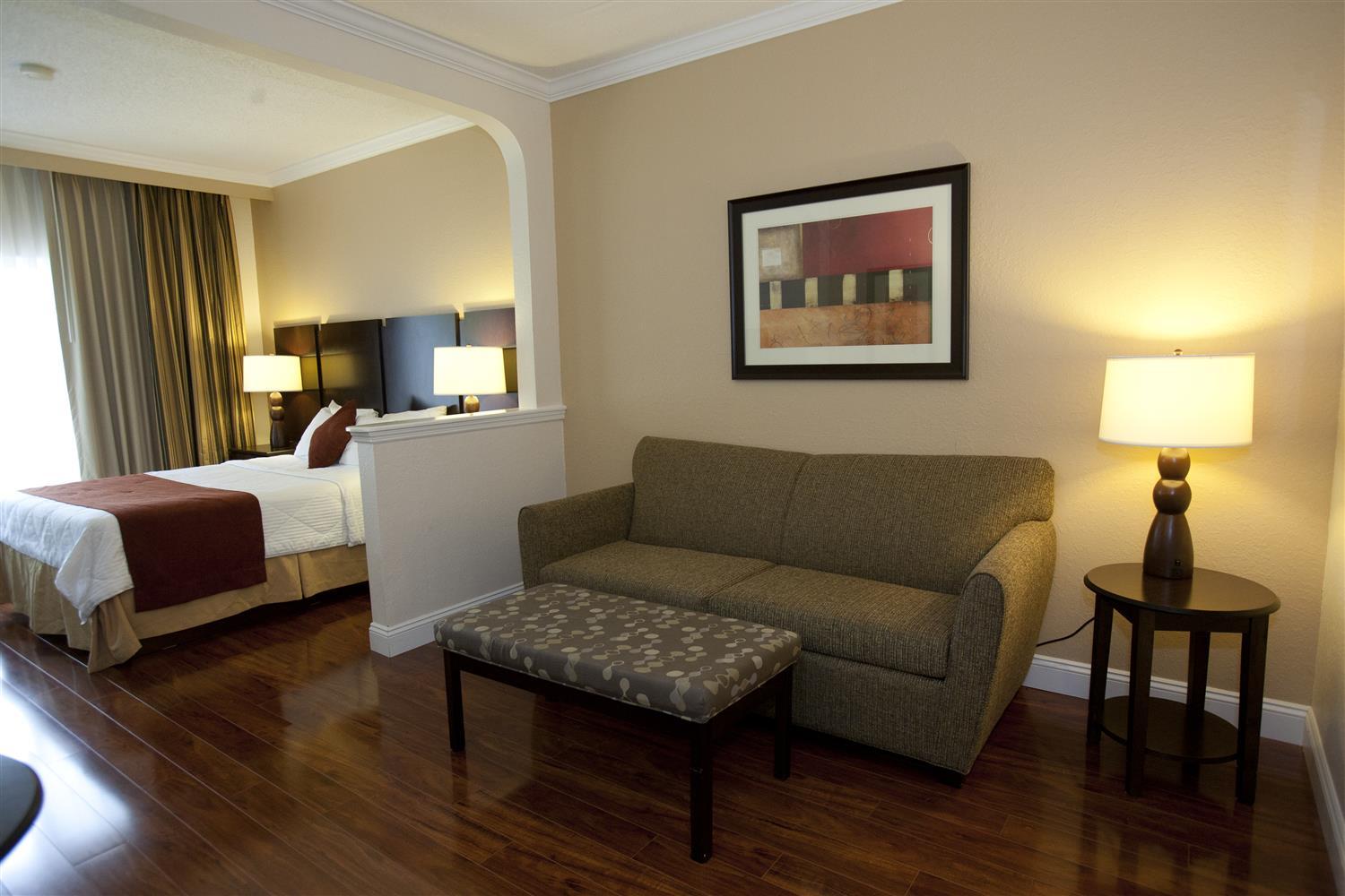 Best Western Plus Ambassador Suites Venice Gardens Exteriör bild