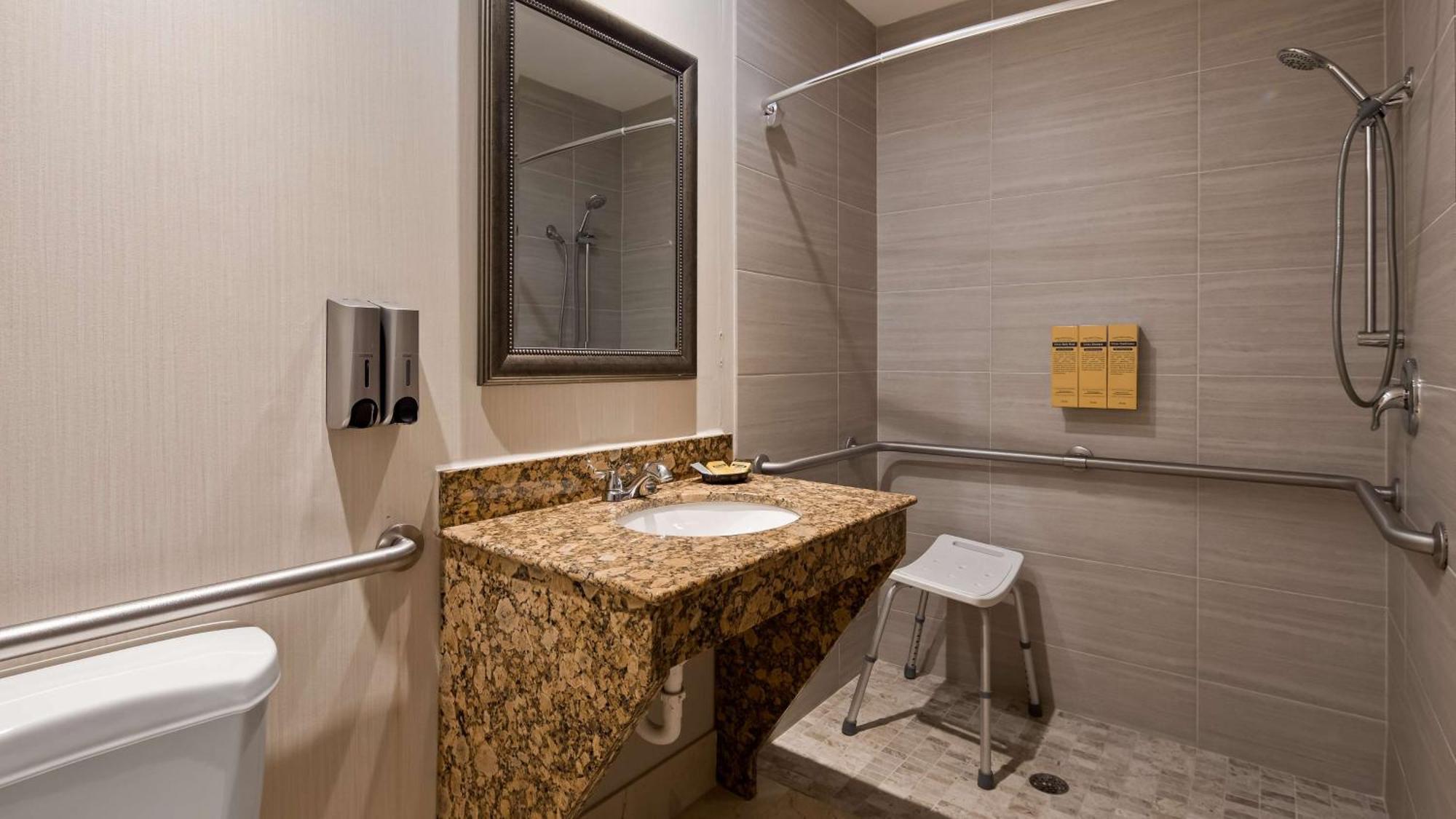 Best Western Plus Ambassador Suites Venice Gardens Exteriör bild