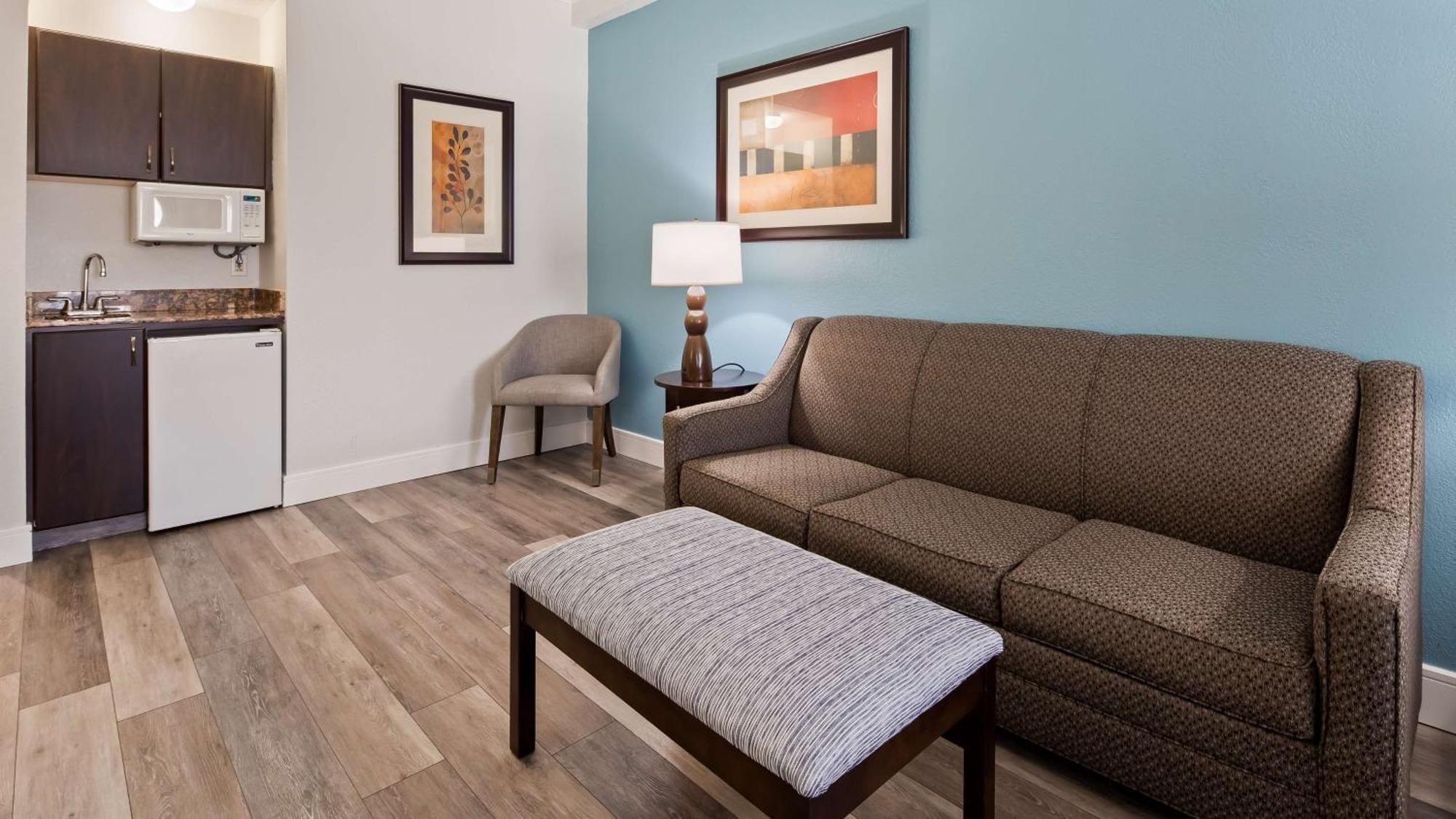 Best Western Plus Ambassador Suites Venice Gardens Exteriör bild