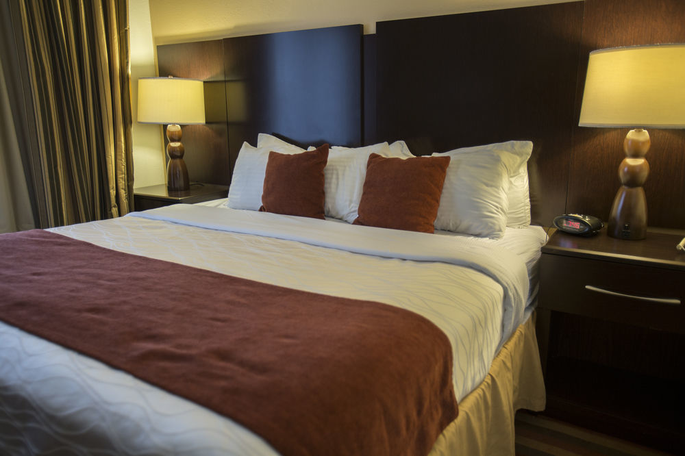 Best Western Plus Ambassador Suites Venice Gardens Exteriör bild