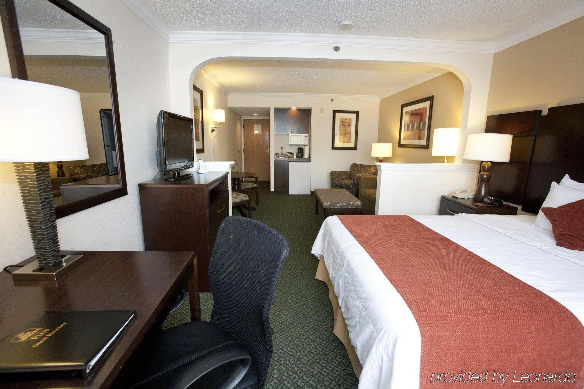 Best Western Plus Ambassador Suites Venice Gardens Rum bild