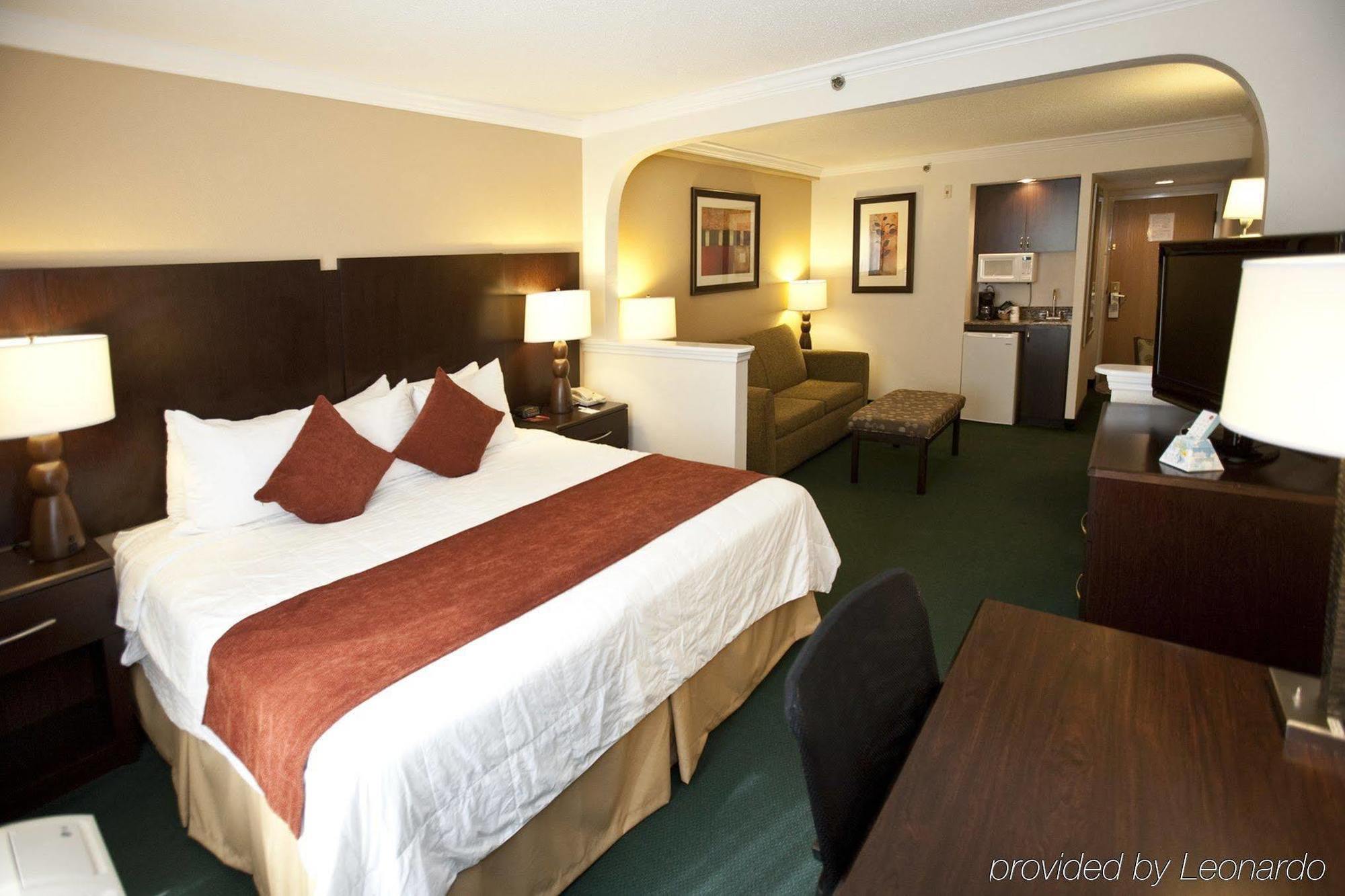 Best Western Plus Ambassador Suites Venice Gardens Exteriör bild