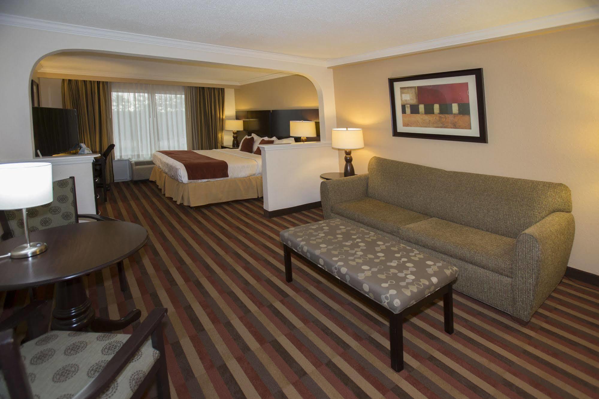 Best Western Plus Ambassador Suites Venice Gardens Exteriör bild