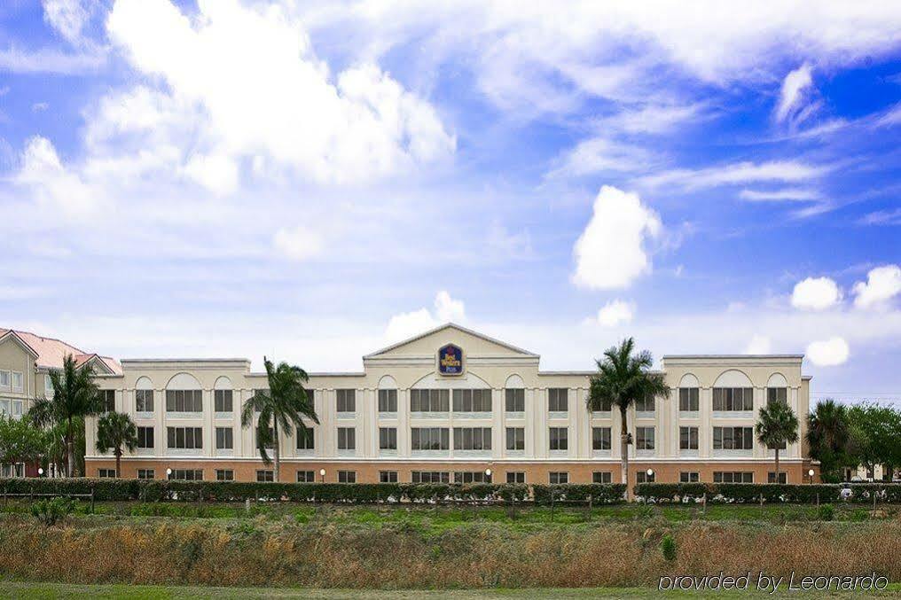 Best Western Plus Ambassador Suites Venice Gardens Exteriör bild